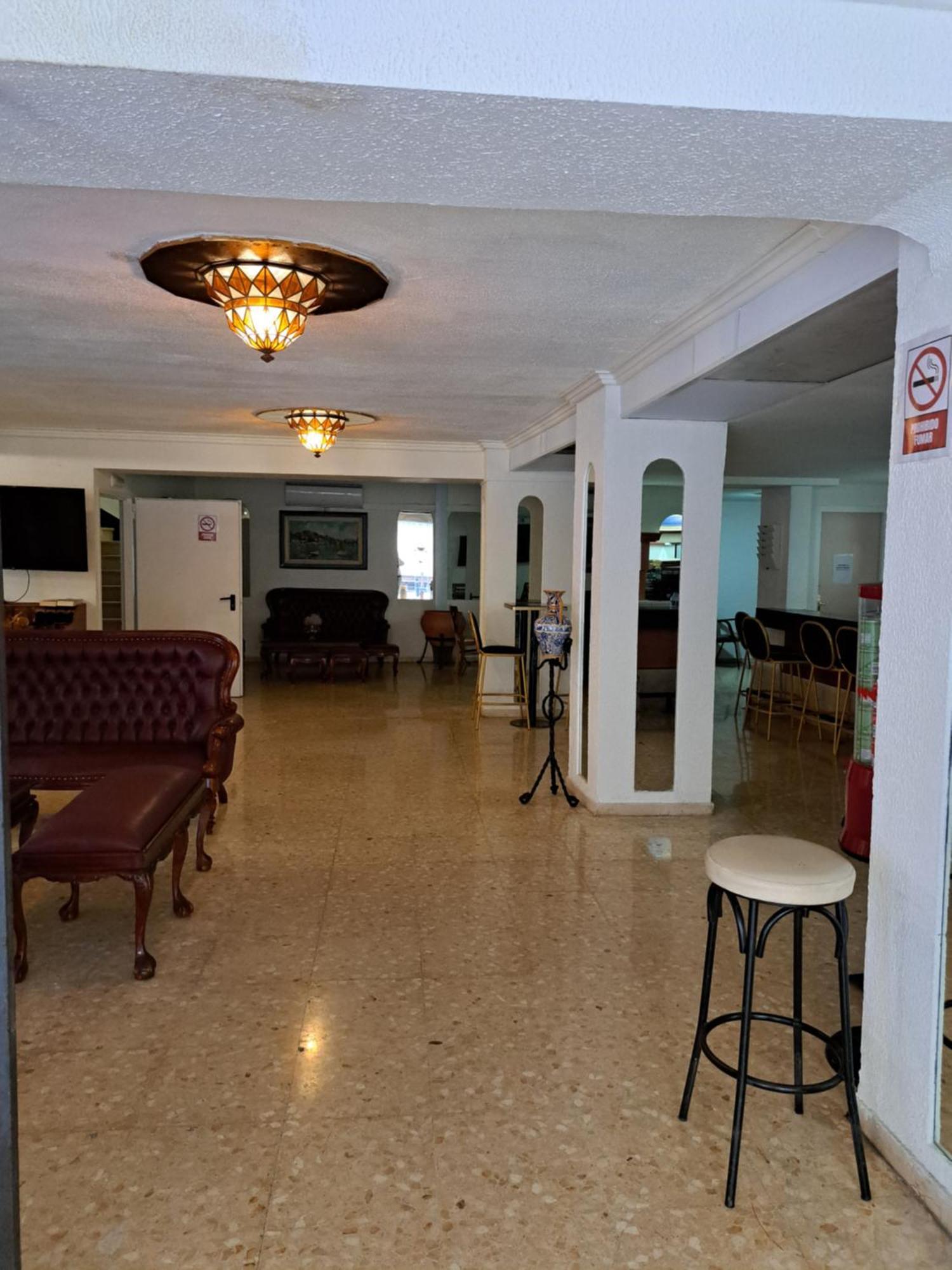 Hostal Caste Льорет-де-Мар Экстерьер фото